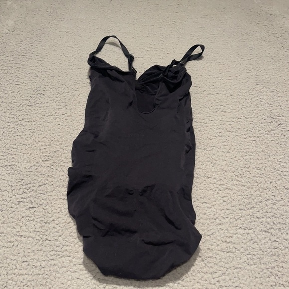 SKIMS Sculpting Seamless Mid Thigh Bodysuit sz L - Picture 5 of 6